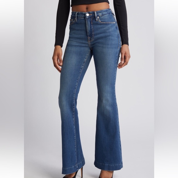 Good American Flare Jeans in Classic Blue (10/30) - Picture 1 of 6